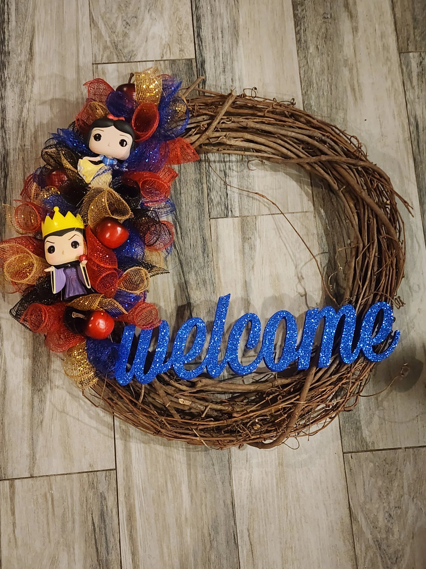 Snow White Themed Wreath