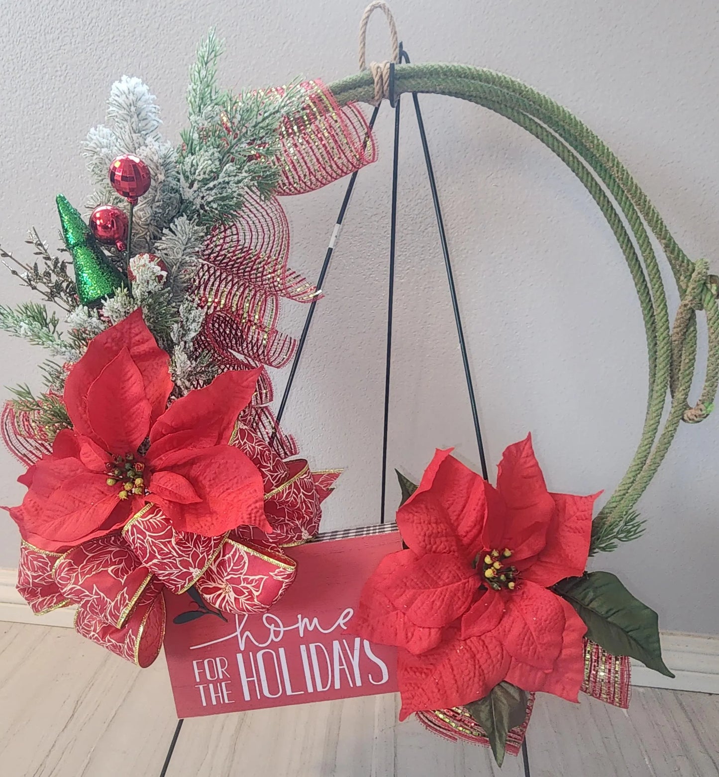 Country Poinsettia Lasso Rope Wreath